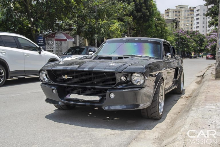 Chi tie Ford Mustang do GT500 Eleanor doc nhat Viet Nam