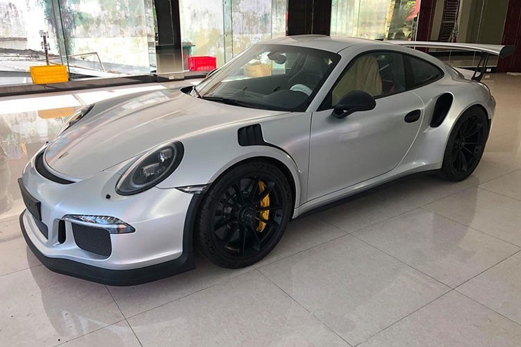 Dai gia Dang Le Nguyen Vu “thanh ly” sieu xe Porsche 911 GT3 RS