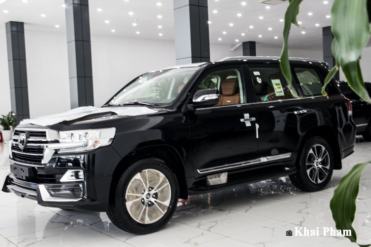 Đập thùng Toyota Land Cruiser nhập Trung Đông hơn 9 tỷ ở Hà Nội