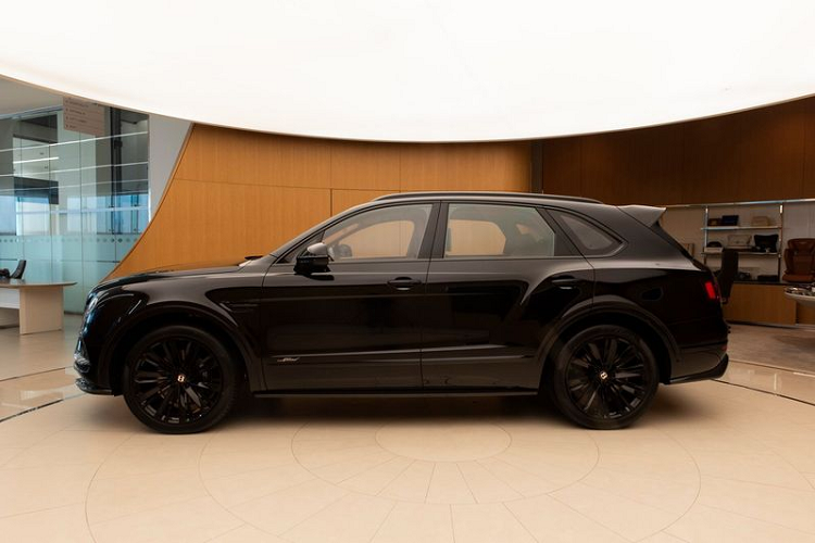 Ngam SUV sieu sang Bentley Bentayga Speed trong sac den huyen bi-Hinh-5