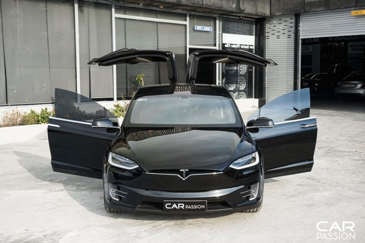 “Soi” Tesla Model X P100D tien ty cua dan choi Dong Nai