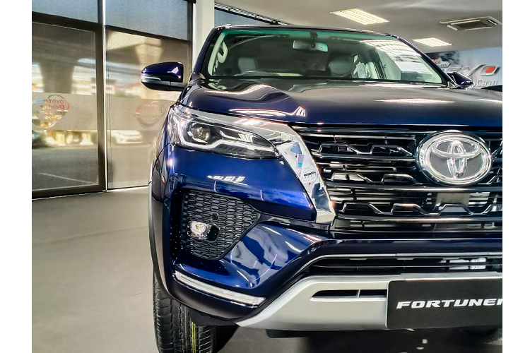 Toyota Fortuner 2021 ban 2.4 tieu chuan bi che it trang bi?-Hinh-3