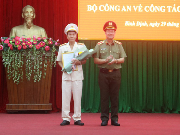 6 thang, Bo Cong an dieu dong, bo nhiem 15 giam doc cong an tinh-Hinh-12