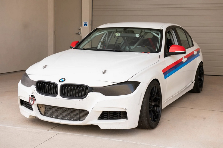 BMW 3-Series phien ban xe dua - khong den, khong ghe sau
