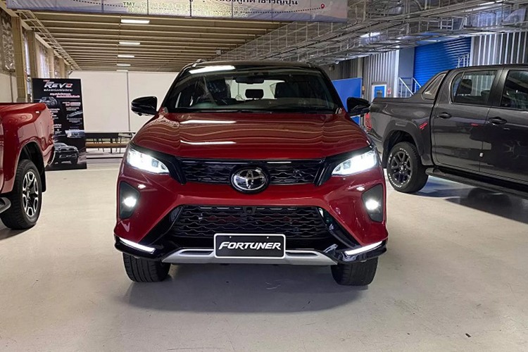 Chi tiet Toyota Fortuner Legender 2021 tu hon 1 ty dong-Hinh-2