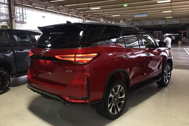 Chi tiet Toyota Fortuner Legender 2021 tu hon 1 ty dong-Hinh-3