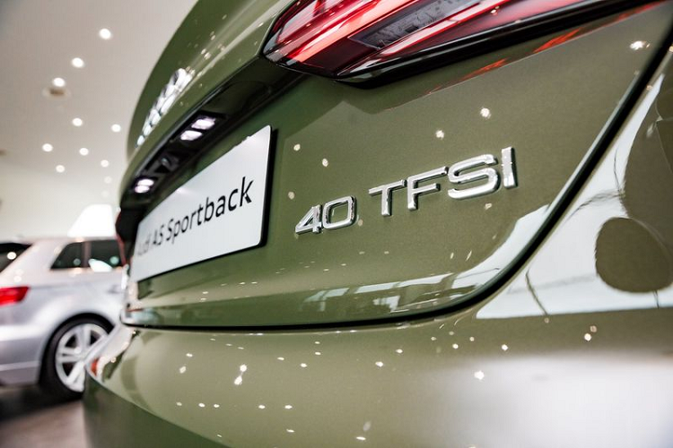 Audi A5 Sportback 2020 lich lam voi ngoai that xanh quan doi-Hinh-4