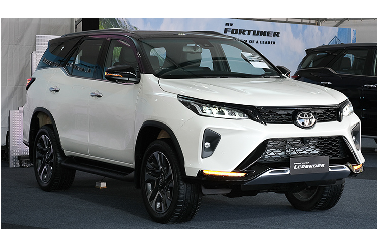 Can canh Toyota Fortuner 2021 ban 2.8L hon 1,3 ty o Thai Lan