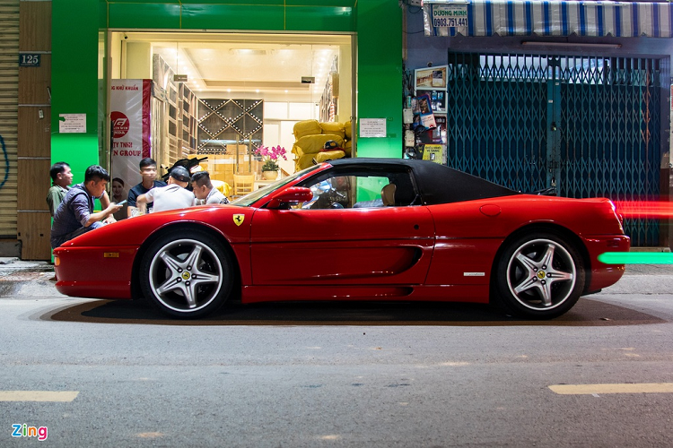 Ferrari 355 F1 Spider hon 20 nam tuoi, 