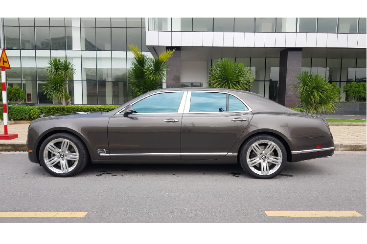 Chu xe Bentley Mulsanne 