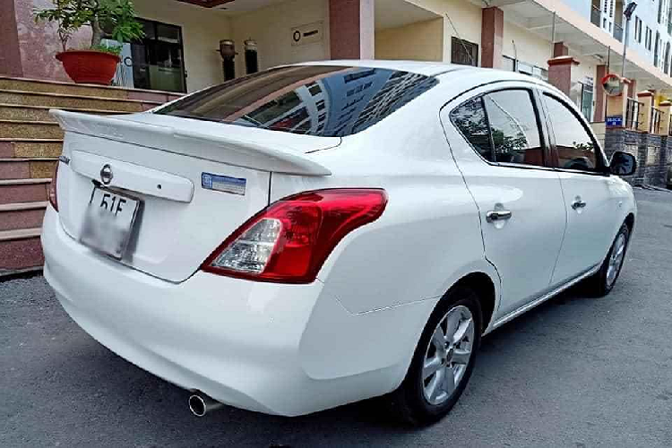 Xe cu Nissan Sunny re nhat phan khuc B tai Viet Nam-Hinh-2