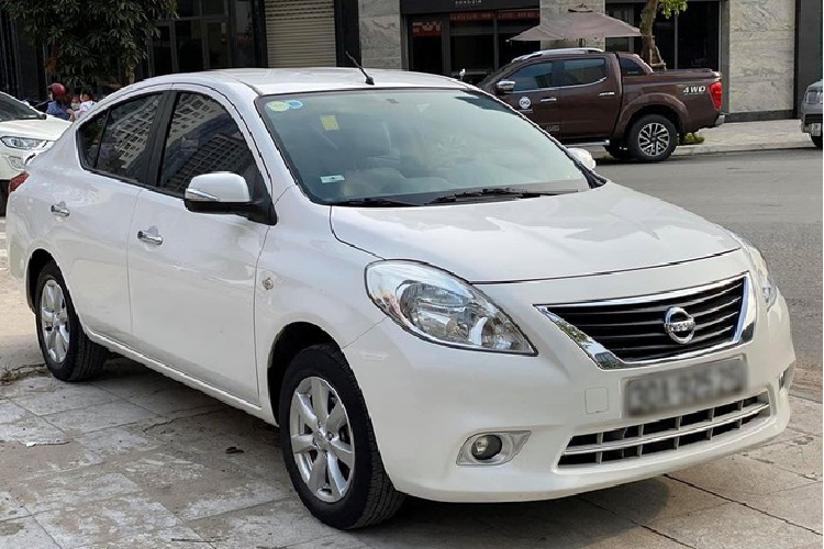 Xe cu Nissan Sunny re nhat phan khuc B tai Viet Nam