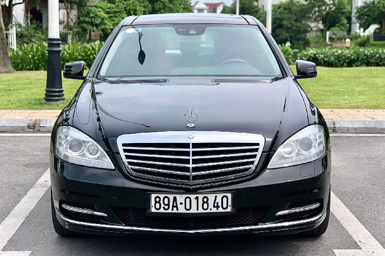 Mercedes-Benz S300 dung 8 nam, chi 999 trieu tai Hung Yen-Hinh-2