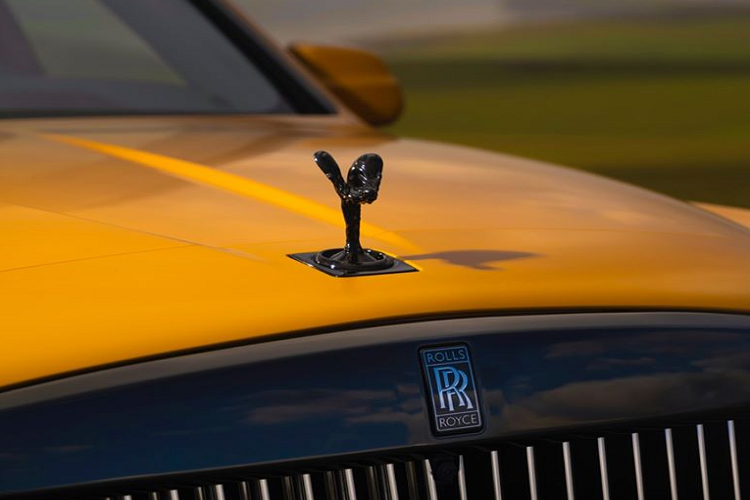 Chiem nguong doc ban Rolls-Royce Cullinan Black Badge “Capella”-Hinh-2