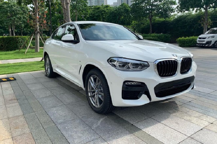 BMW X4 2020 trang bi phu kien M-Sport tien ty ve Viet Nam