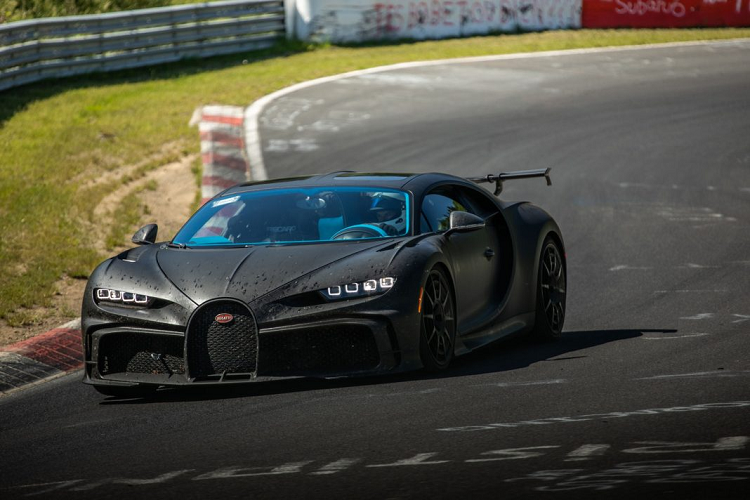 Xem Bugatti Chiron Pur Sport chinh phuc “dia nguc xanh” Nurburgring-Hinh-8
