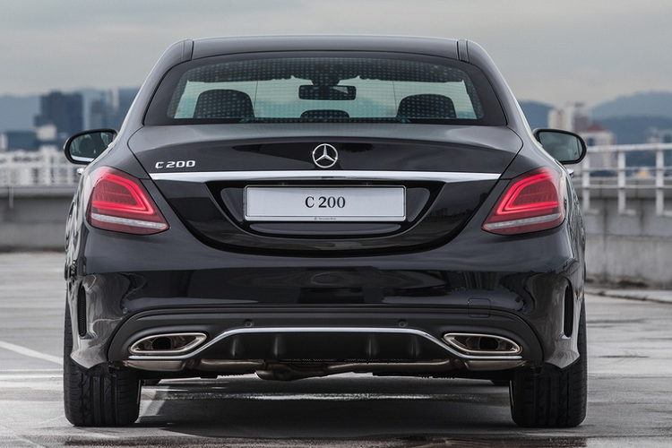 Mercedes-Benz C 200 AMG Line moi tu 59.000 USD tai Malaysia-Hinh-9