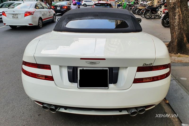 Aston Martin DB9 Volante cua ong chu Trung Nguyen tai Sai Gon-Hinh-8