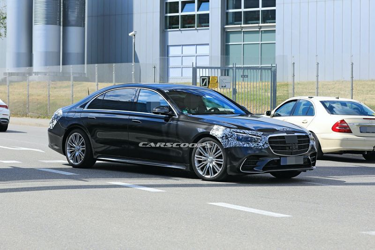 Mercedes S-Class 2021, chiec xe dau tien co tui khi ghe sau-Hinh-2