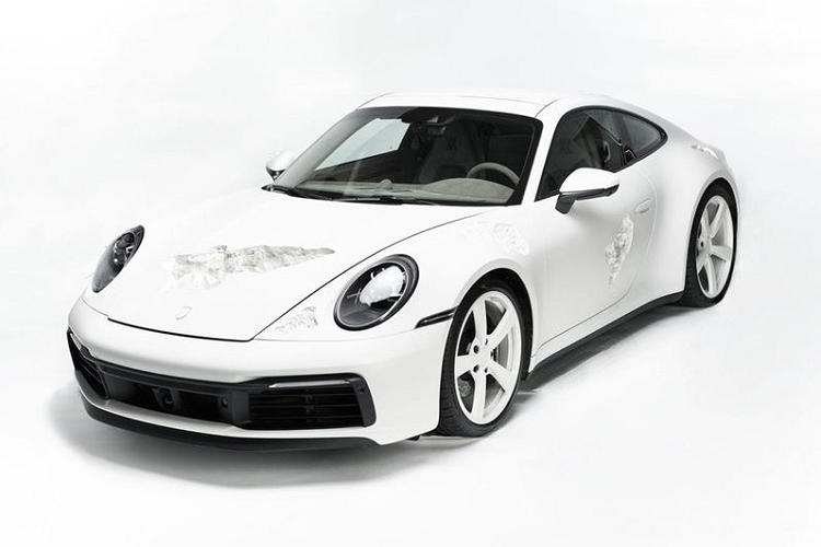Porsche 911 Carrera 4S trang tri pha le kieu “an mon” doc dao