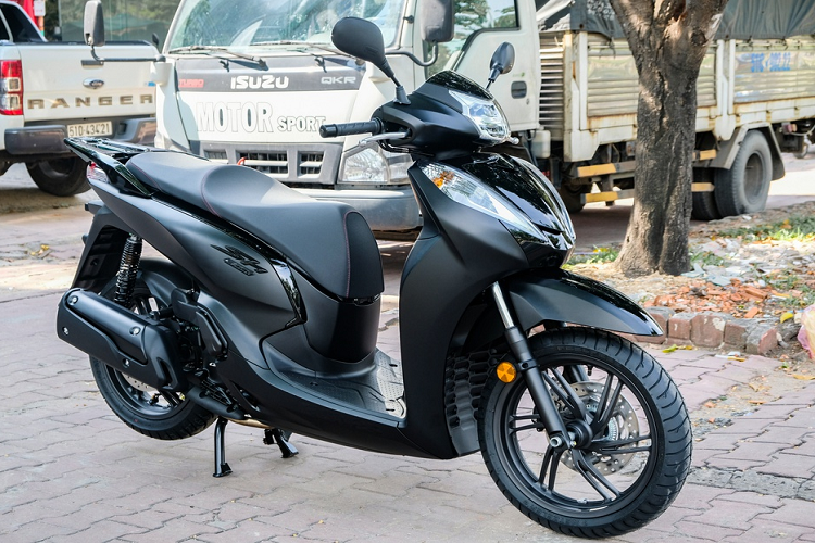 Xe ga Honda SH 300i đặc biệt, hơn 300 triệu tại Việt Nam