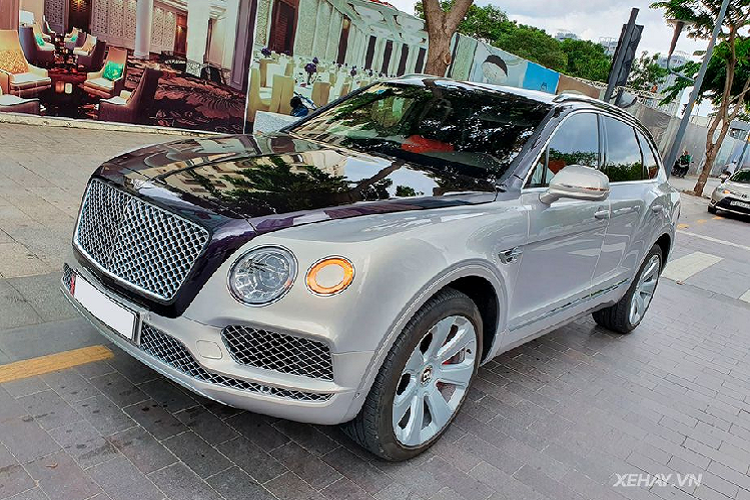 Cuc pham SUV sieu sang Bentley Bentayga Mulliner tren pho Sai Gon