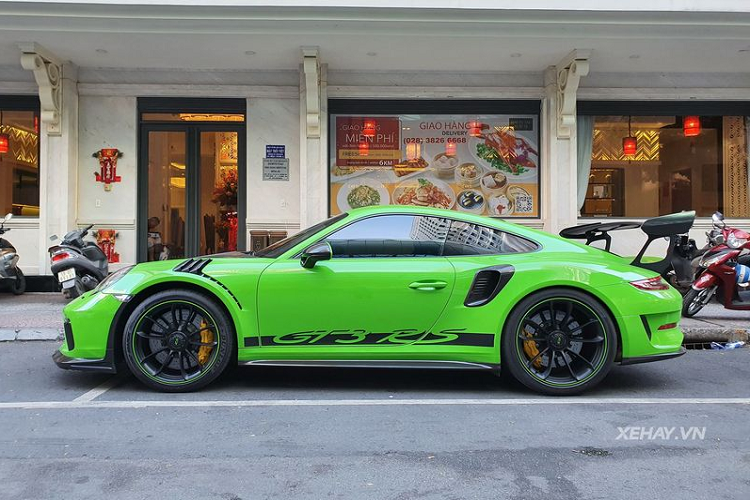 Porsche 911 GT3 RS so huu mau son gan 250 trieu o Sai Gon-Hinh-2