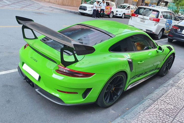 Porsche 911 GT3 RS so huu mau son gan 250 trieu o Sai Gon-Hinh-3