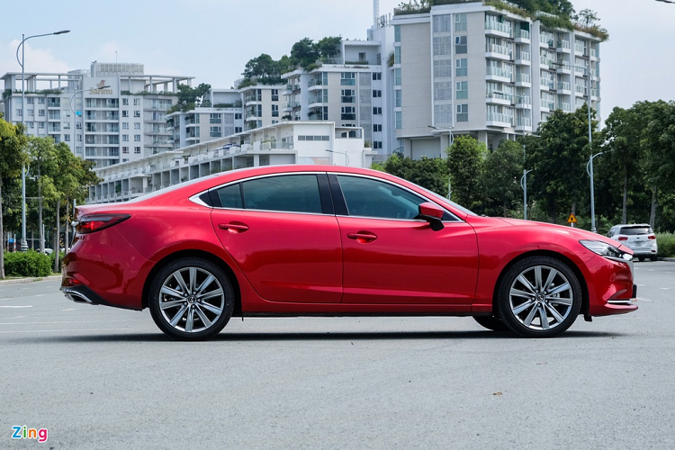 Mazda6 2.0L Premium 2020, doi thu Toyota Camry tai Viet Nam-Hinh-3