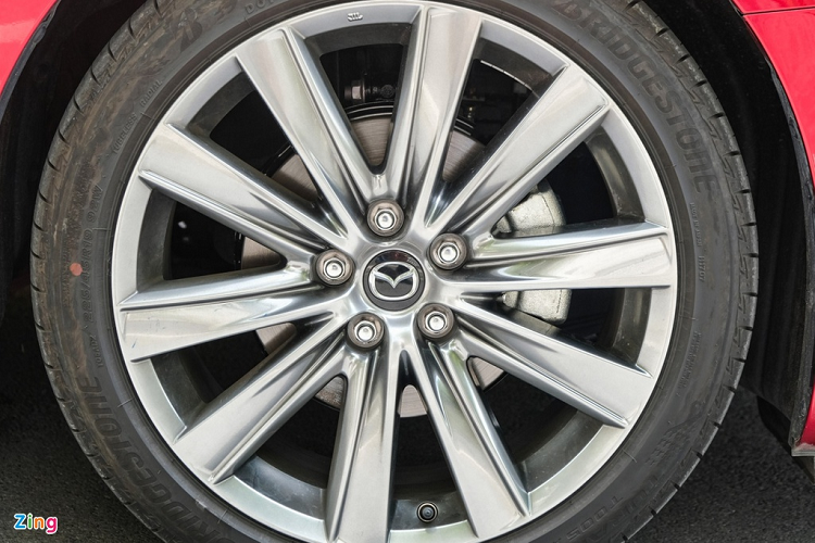 Mazda6 2.0L Premium 2020, doi thu Toyota Camry tai Viet Nam-Hinh-8