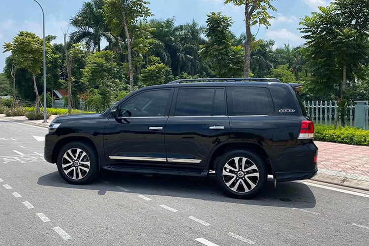 Toyota Land Cruiser 2018 nhap Nga hon 6 ty tai Viet Nam-Hinh-9