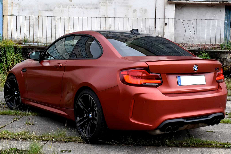 Chi co hai chiec BMW M2 so huu mau son hiem nay-Hinh-9