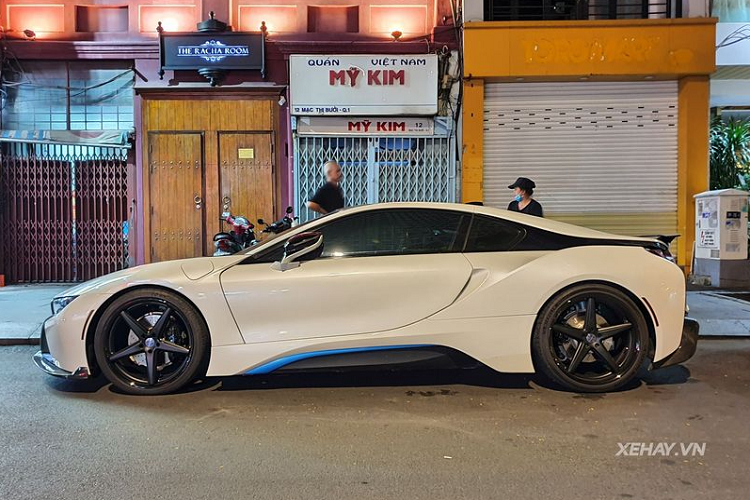 Dan choi Sai Gon chi hang tram trieu do sieu xe BMW i8-Hinh-3