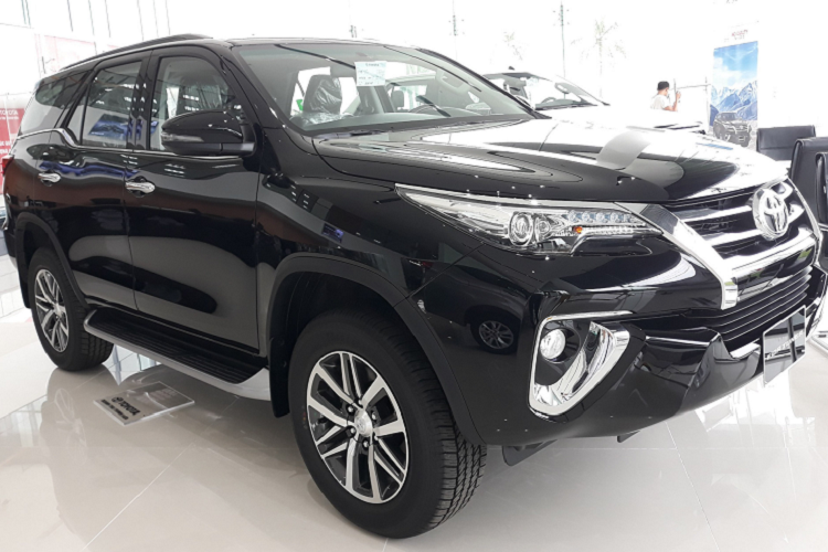 Toyota Fortuner ban full 2.8L 4x4 cu giam hon 230 trieu dong-Hinh-4