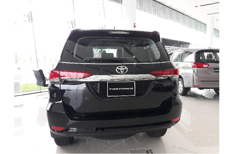 Toyota Fortuner ban full 2.8L 4x4 cu giam hon 230 trieu dong-Hinh-8