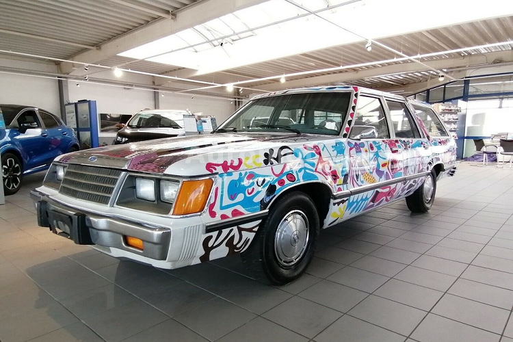 Gia xe Ford LTD Station Wagon 