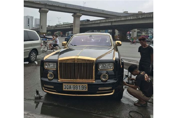 Rolls-Royce Phantom ma vang tien ty sua duoi le duong Ha Noi-Hinh-2