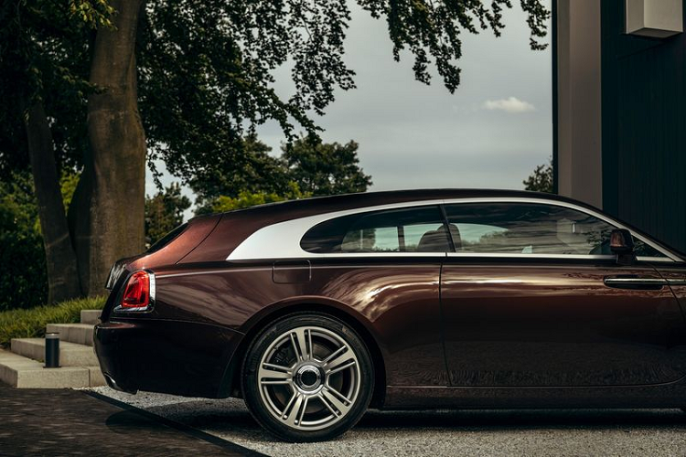 Sieu sang Rolls-Royce Silver Spectre Shooting Brake lo dien-Hinh-3