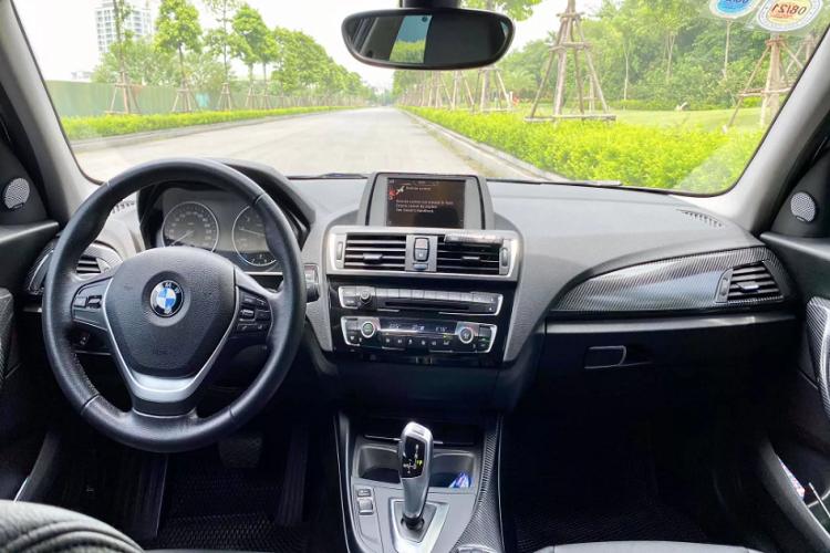 BMW 118i doi 2015 hon 800 trieu, ngang Mazda3 o Viet Nam-Hinh-8
