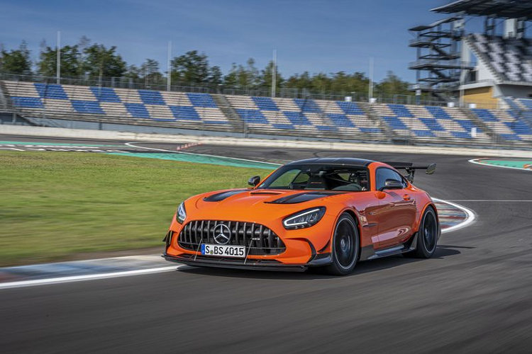 “Cuc pham” Mercedes-AMG GT Black Series 2021 hon 10 ty dong