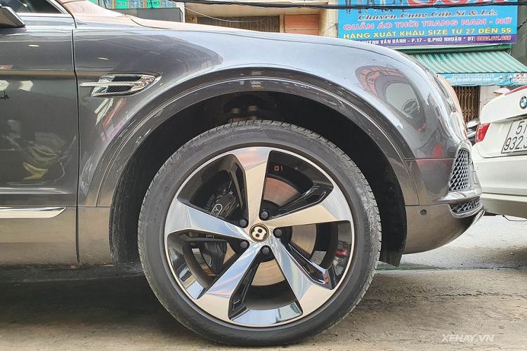 Ngam Bentley Bentayga V8 tien ty cua dai gia tham my Sai thanh-Hinh-5