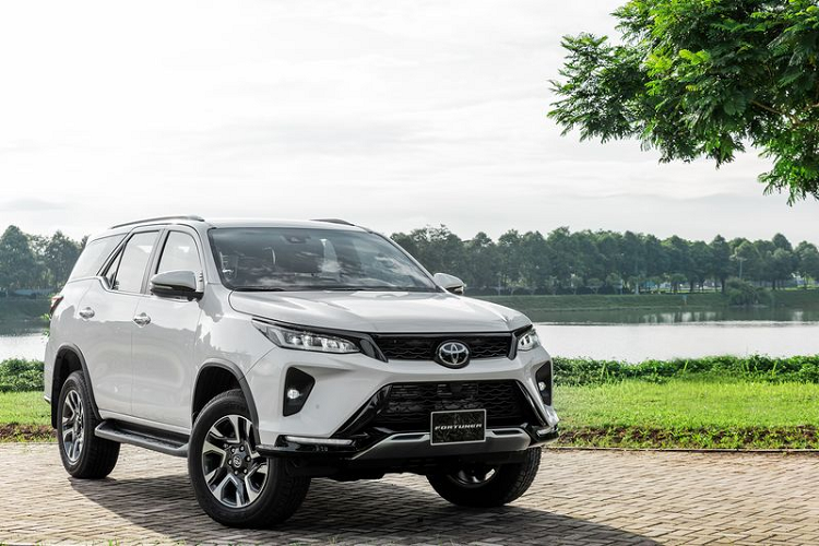 Mua Mitsubishi Pajero Sport 2020 hay Toyota Fortuner moi hon 1 ty?-Hinh-13