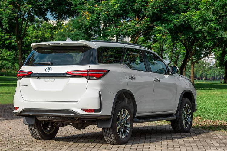 Mua Mitsubishi Pajero Sport 2020 hay Toyota Fortuner moi hon 1 ty?-Hinh-14