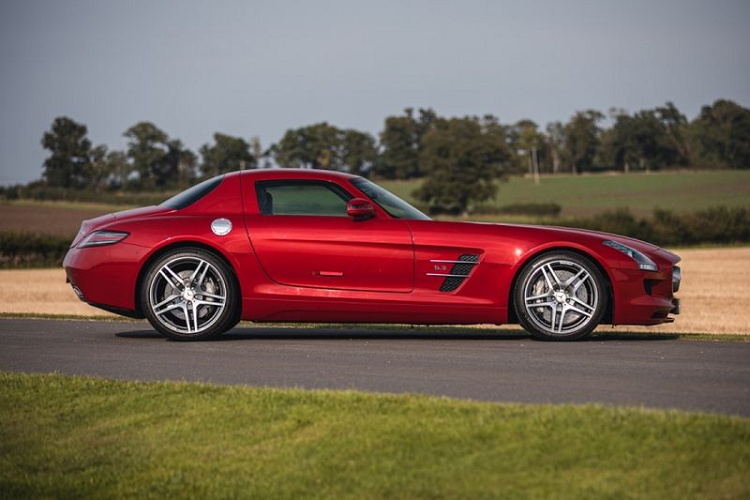 Sieu xe Mercedes-Benz SLS AMG chay 10 nam moi 11.129 km-Hinh-5