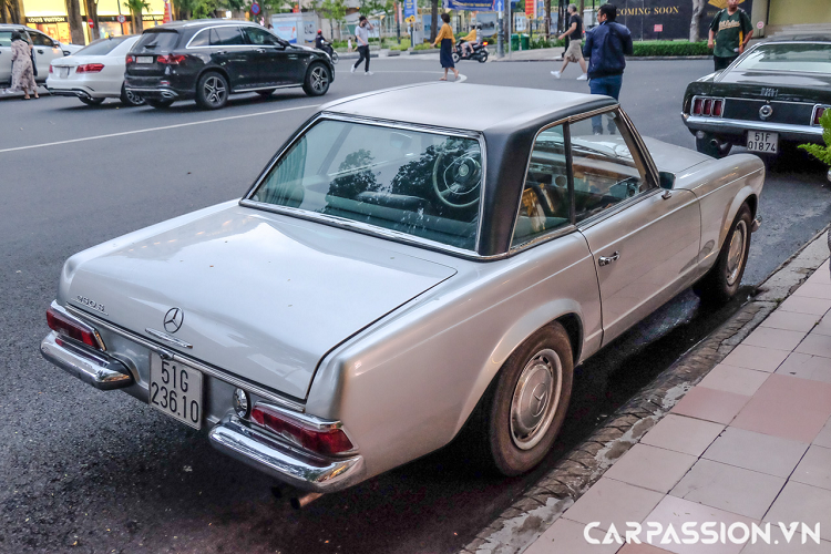 Cham mat xe sang Mercedes-Benz 250SL 