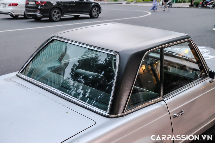 Cham mat xe sang Mercedes-Benz 250SL 