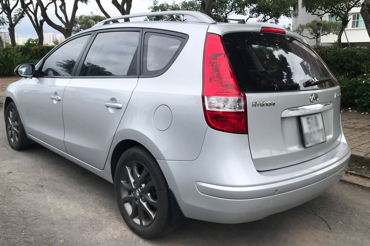 Co nen mua Hyundai i30 CW hon 300 trieu, hon 10 nam lan banh?-Hinh-7