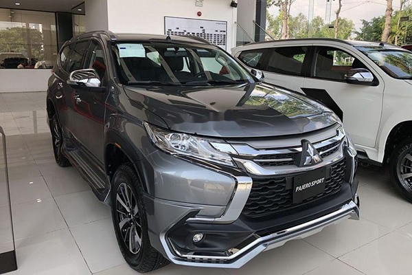 Mitsubishi Pajero Sport cu “xa hang”, giam toi 250 trieu dong