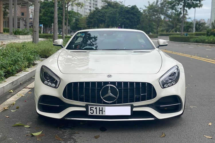 Ngam Mercedes-AMG GT Roadster hon 10 ty doc nhat Viet Nam