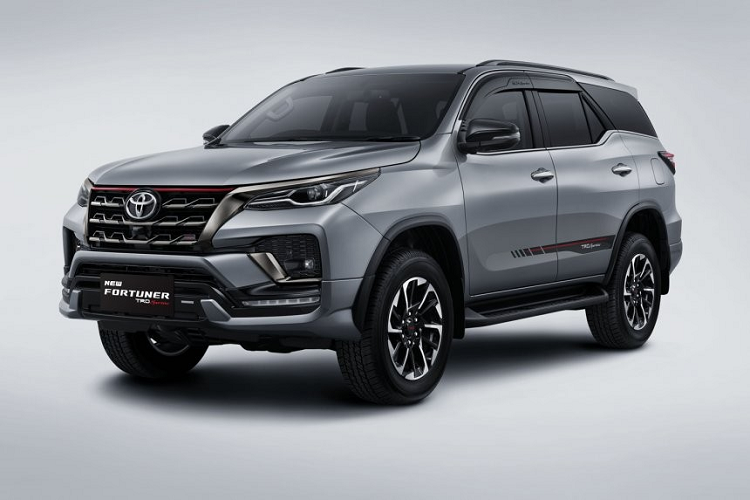 Toyota Fortuner TRD Sportivo tu 1,1 ty dong, van kem Legender-Hinh-6